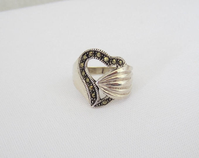 Vintage Sterling Silver Marcasite Heart Ring Size 6.5
