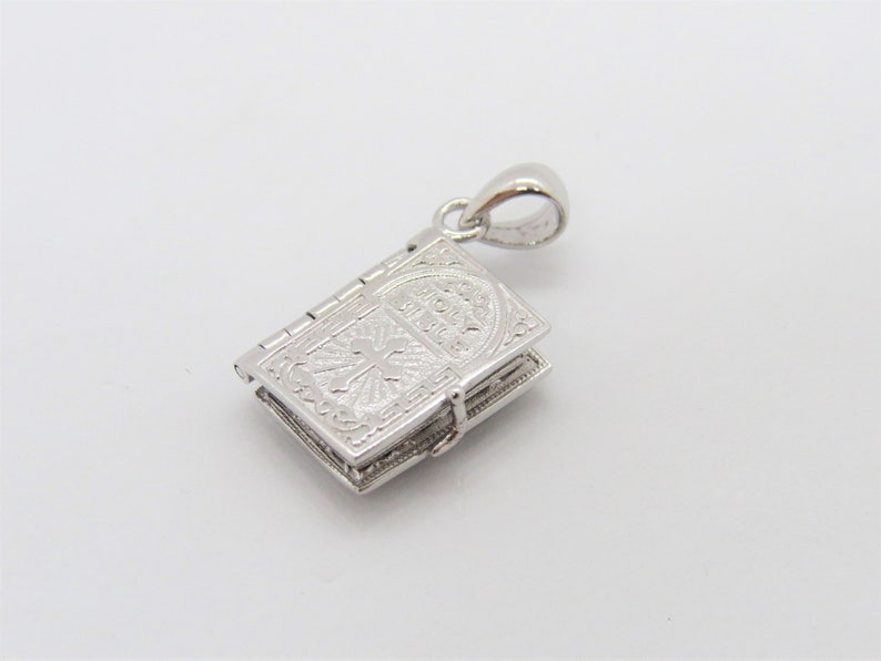 925 Sterling Silver Lord/'s Prayer Holy Bible Open Pages Locket Charm Pendant