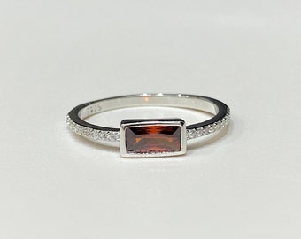 Sterling Silver Garnet & White Topaz Thin Band Ring.