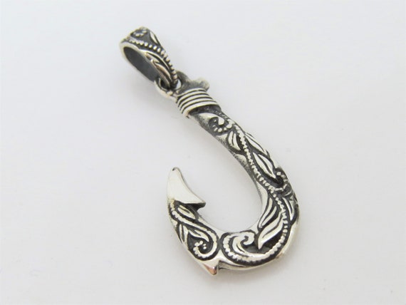 Vintage Sterling Silver Carved Fish Hook Pendant - image 4