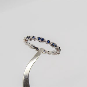 Vintage Sterling Silver Round cut Blue Sapphire Eternity Band Ring Size 7