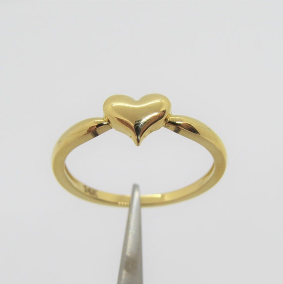 Vintage 14K Solid Yellow Gold Heart Ring Size 8 - image 1