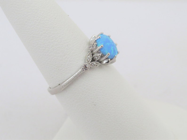 Vintage Sterling Silver Blue Opal /& White Topaz Ring Size 7