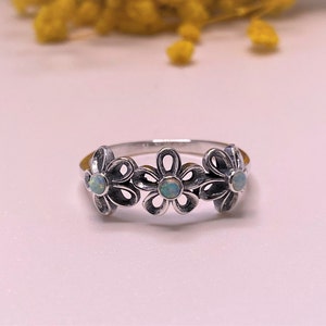 Vintage Sterling Silber Weiß Opal Blumen Ring.