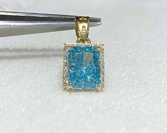 Vintage 15K 610 Solid Gold Aquamarine & White Topaz Rectangular Pendant.