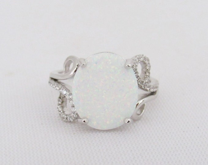 Vintage Sterling Silver White Opal & White Topaz Ring Size 6