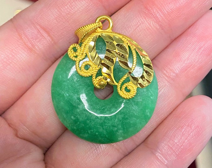 Vintage 24K Solid Pure Gold Green Jadeite Jade Donut Circle Pendant