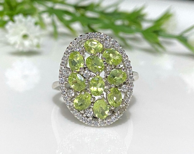 Vintage Sterling Silver Natural Peridot & White Topaz Oval Ring Size 7