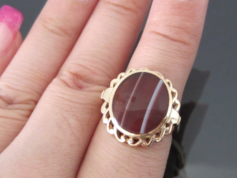 Vintage 1960s Natural Oval Banded Brown Agate Ring 2ct 10K Yellow Gold Size 6.5