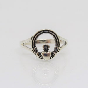 Vintage Sterling Silver Claddagh Ring Size 7