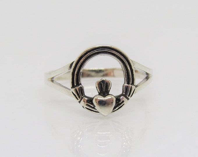 Vintage Sterling Silver Claddagh Ring Size 7