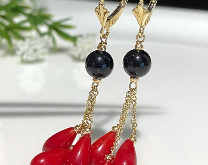 Vintage 14K Solid Yellow Gold Natural Momo Red, Black Coral Dangle Earrings.