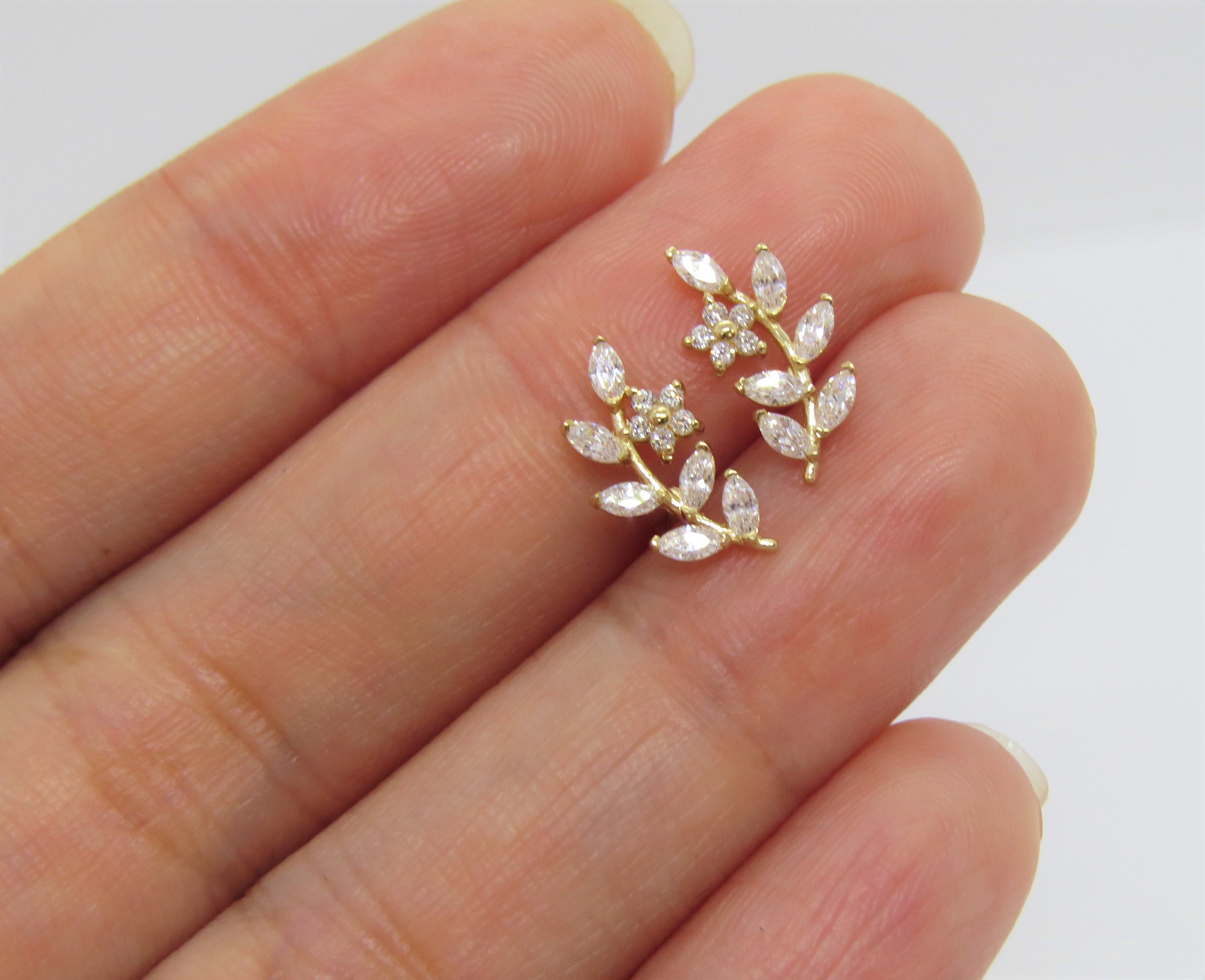 White topaz hotsell earrings yellow gold