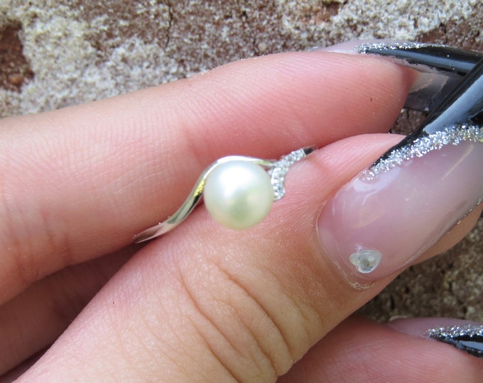 Vintage Sterling Silver White Pearl & White Topaz Engagement Ring Size 7.