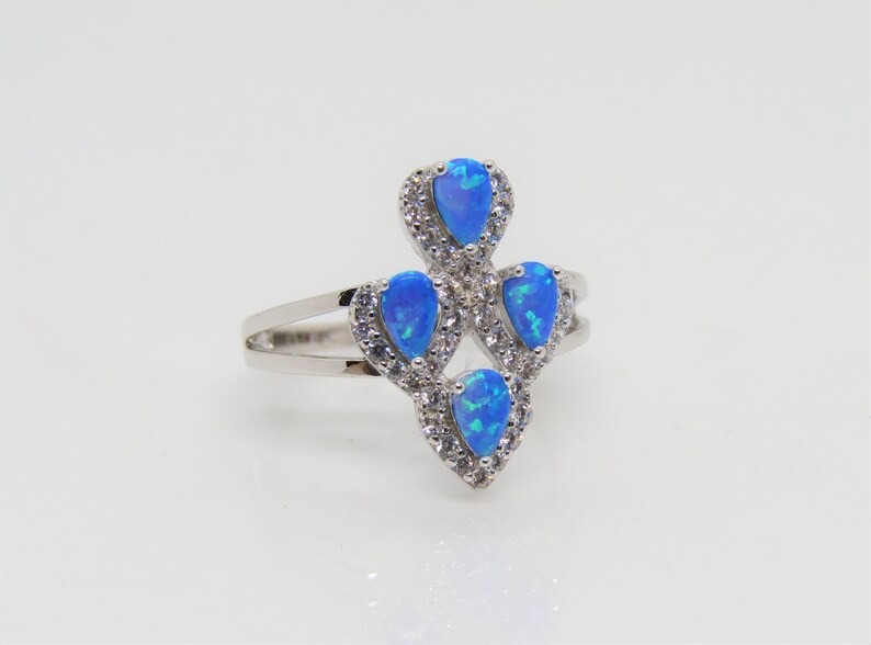 Vintage Sterling Silver Blue Opal /& White Topaz Ring Size 6