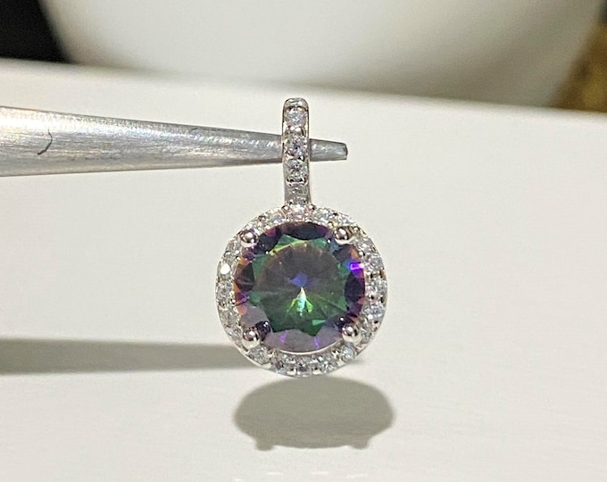 Vintage Sterling Silver Round cut Rainbow Topaz & White Topaz Pendant.
