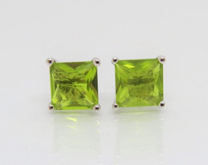 Vintage Sterling Silver Square cut Peridot Stud Earrings 7MM 8MM