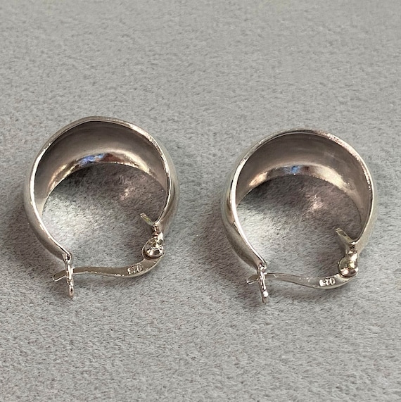 Vintage Sterling Silver Hoop Earrings. Gem