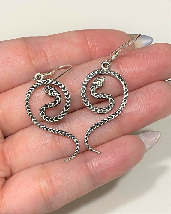 Boucles D'oreilles Anciennes - Serpent Sculpté Et Peinture, Argent Massif (dormeuses)