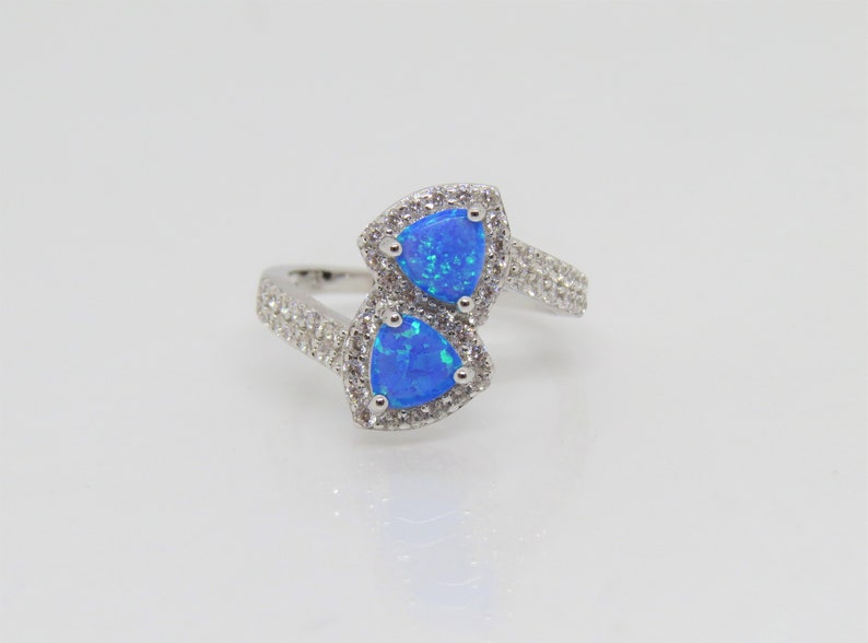 Vintage Sterling Silver Blue Opal /& White Topaz Bypass Ring Size 8