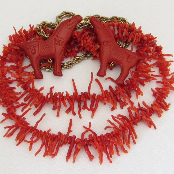 Estate Vintage Gold Tone Natural Branch Coral Horse Lacquer Cinnabar Two Strand Necklace 35'' Length