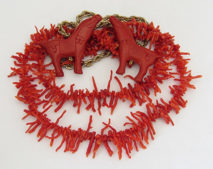 Estate Vintage Gold Tone Natural Branch Coral Horse Lacquer Cinnabar Two Strand Necklace 35'' Length