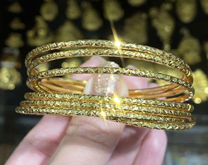 18K Yellow Gold 7 Pieces Set Bangle Diamond Cut. 51mm, Vintage Bangle.