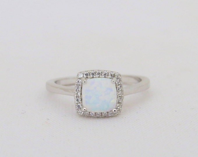 Vintage Sterling Silver Princess cut White Opal & White Topaz Ring Size 7
