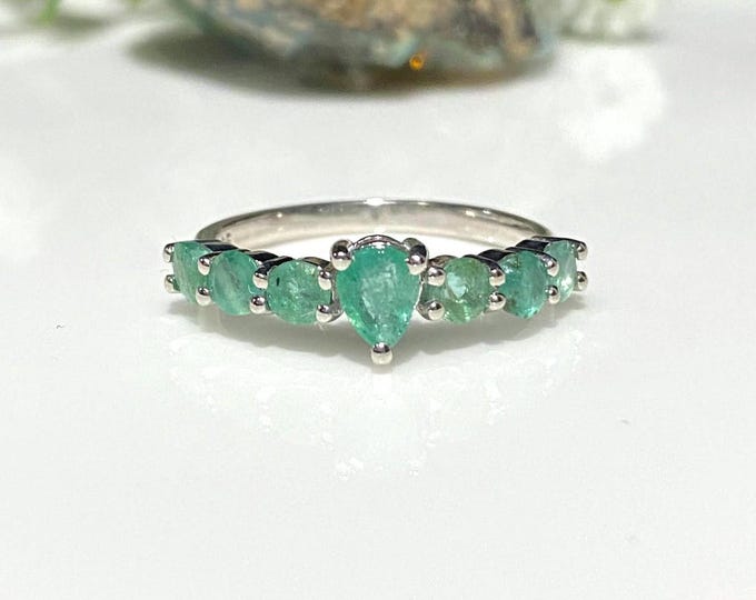 Vintage Sterling Silver Natural Emerald Ring Size 8
