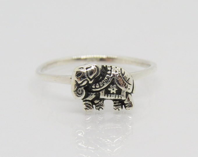 Vintage Sterling Silver Elephant Ring Size 7