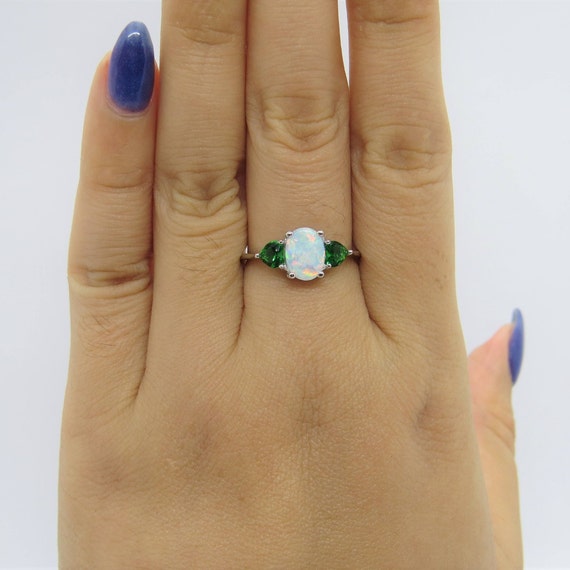 Vintage Sterling Silver White Opal & Emerald Ring… - image 7