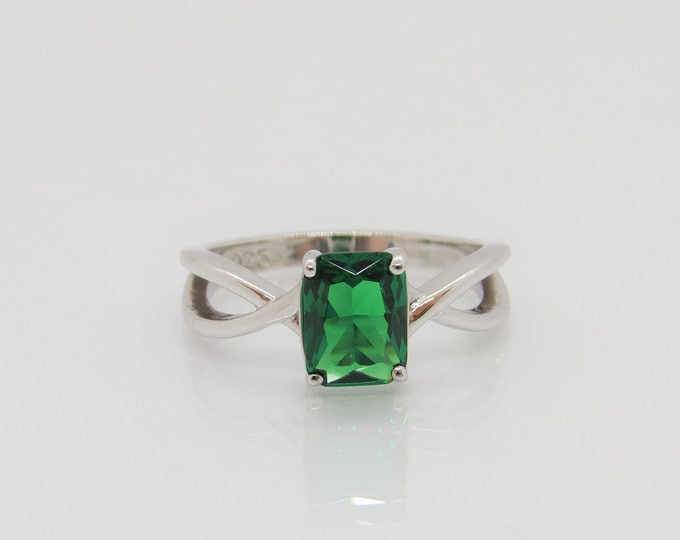 Vintage Sterling Silver Radiant Cut Emerald Twisted Ring Size 7