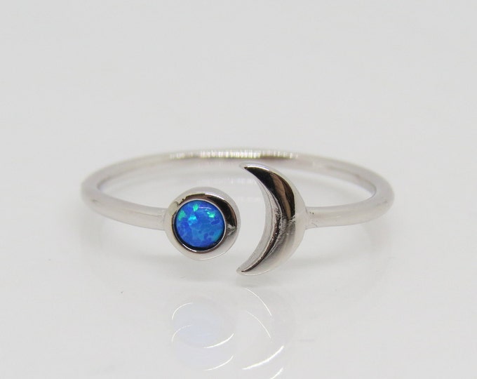 Vintage Sterling Silver Blue Opal Moon Ring Size 8