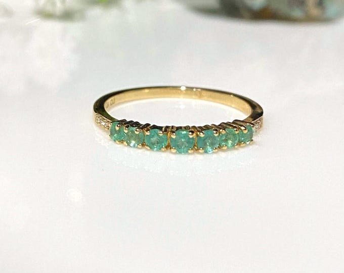 Vintage 14K Solid Yellow Gold Natural Emerald & Diamond Band Ring Size 7