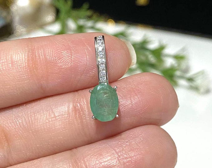 Vintage Sterling Silver Oval cut Natural Emerald & White Sapphire Pendant.