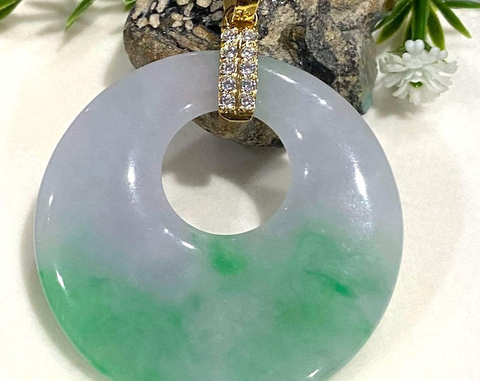 Vintage 14K Solid Yellow Gold Natural Lavender, Green Jadeite Jade Pendant.