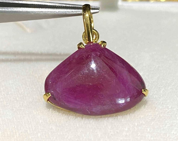 Vintage 14K Solid Yellow Gold 21.4ctw Natural Ruby Pendant.