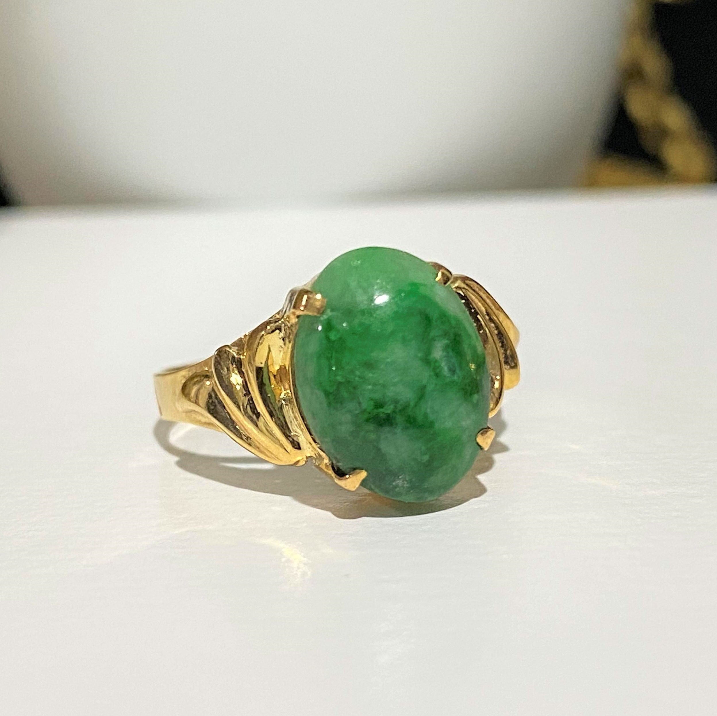 Vintage 18K Solid Yellow Gold Natural Green Jadeite Jade Ring Size