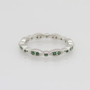 Vintage Sterling Silver Round cut Emerald Eternity Band Ring Size 7
