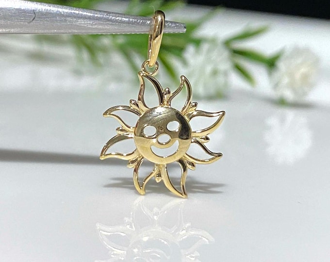 Vintage 14K Solid Gold Sun Charm Pendant.