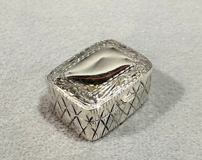 Vintage Sterling Silver Rectangular Edged Pill Box