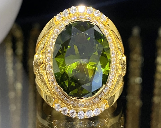 Vintage 15K 610 Yellow Gold Peridot & White Topaz Eagle Ring Size 9.5