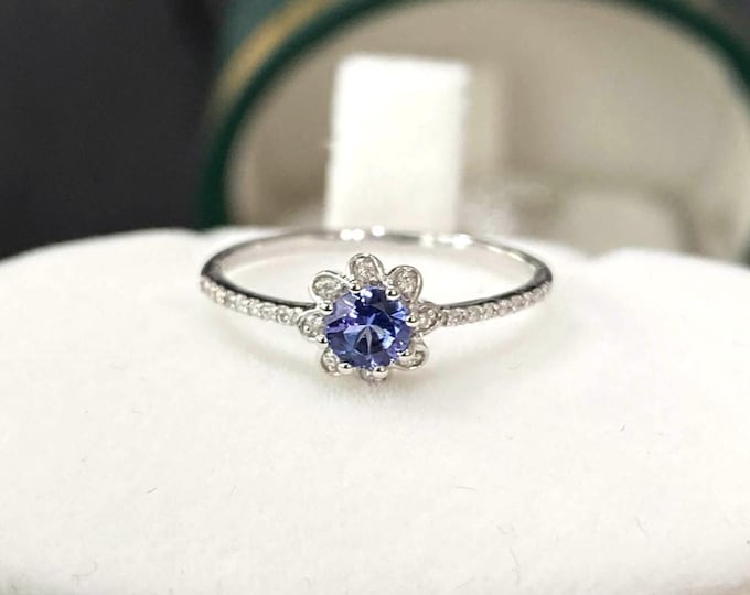 Vintage 14K Solid White Gold Natural Tanzanite & Diamond Ring Size 6
