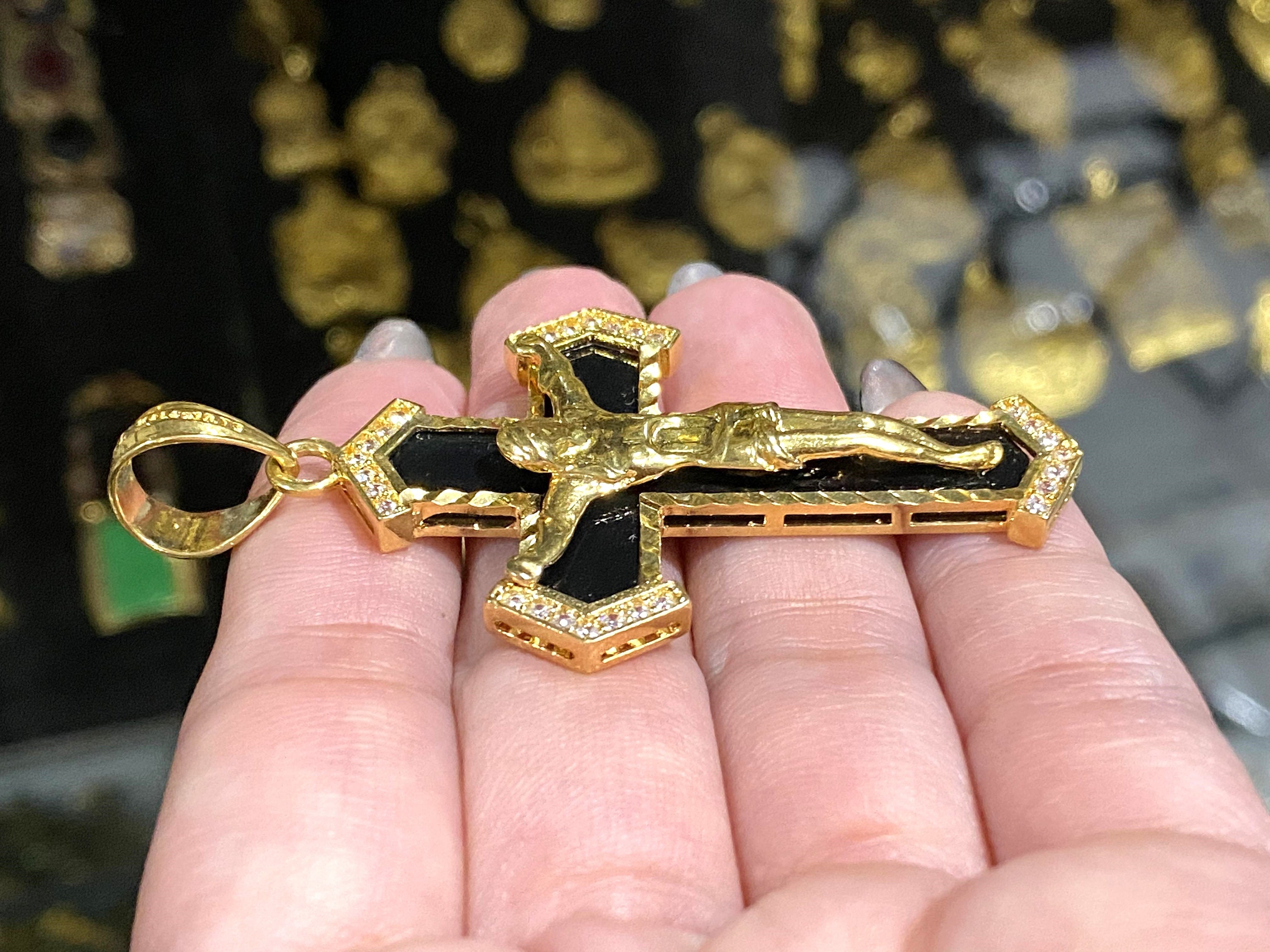 Vintage 18K Solid Yellow Gold Black Onyx, White Topaz Jesus Vintage 18K Solid Yellow Gold Black Onyx, White Topaz Jesus