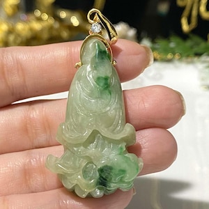 Vintage 14K Solid Yellow Gold Translucent Green Jadeite Jade, White Topaz Cabbage Pendant.
