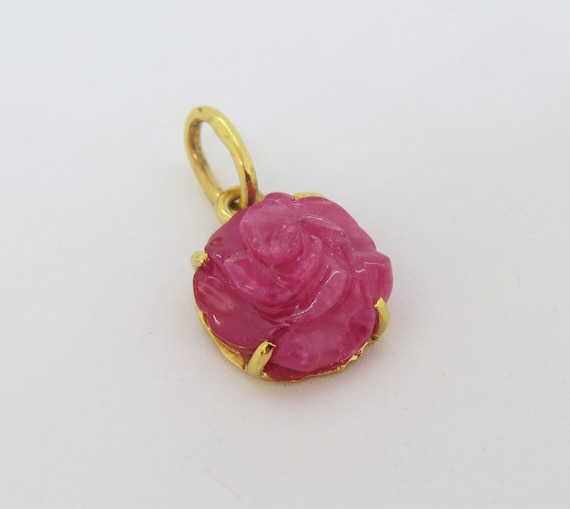 Vintage 18K Solid Gold Natural Ruby Carved Flower… - image 9