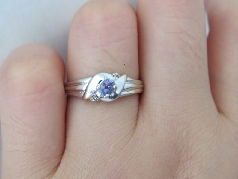 Vintage 10K Solid White Gold Natural Tanzanite & Diamond Ring Size 6.75 image 5