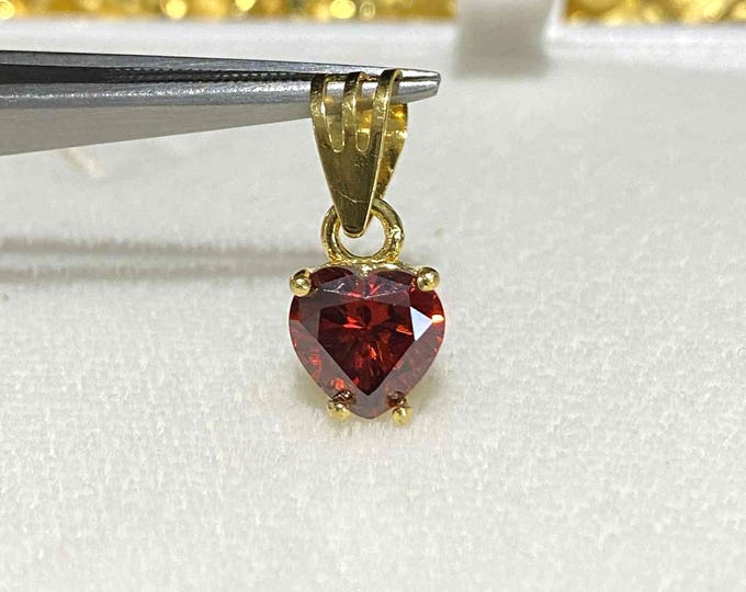 Vintage 15K 610 Solid Gold Garnet Heart Pendant.