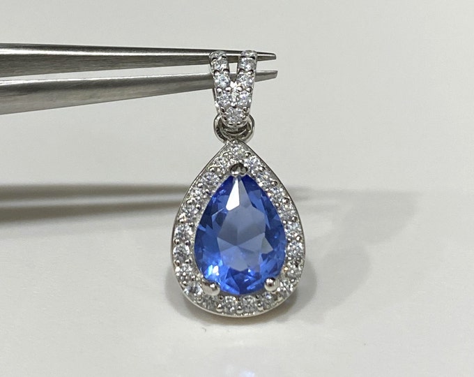 Vintage Sterling Silver Pear cut Tanzanite & White Topaz Pendant.