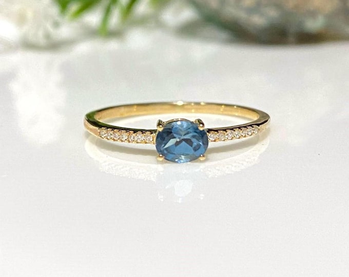 Vintage 14K Solid Yellow Gold Natural London Blue Topaz & Diamond Ring Size 7